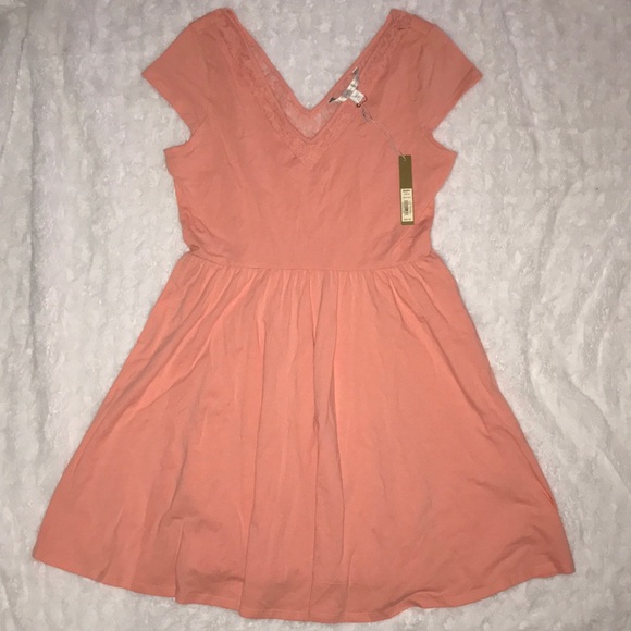 LC Lauren Conrad Dresses & Skirts - NWT LC Lauren Conrad midi dress